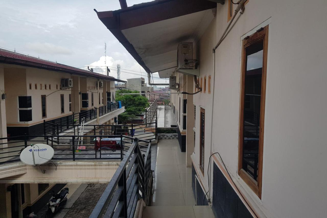 Oyo 91647 Sanina Residence プマタン・シアンタール エクステリア 写真